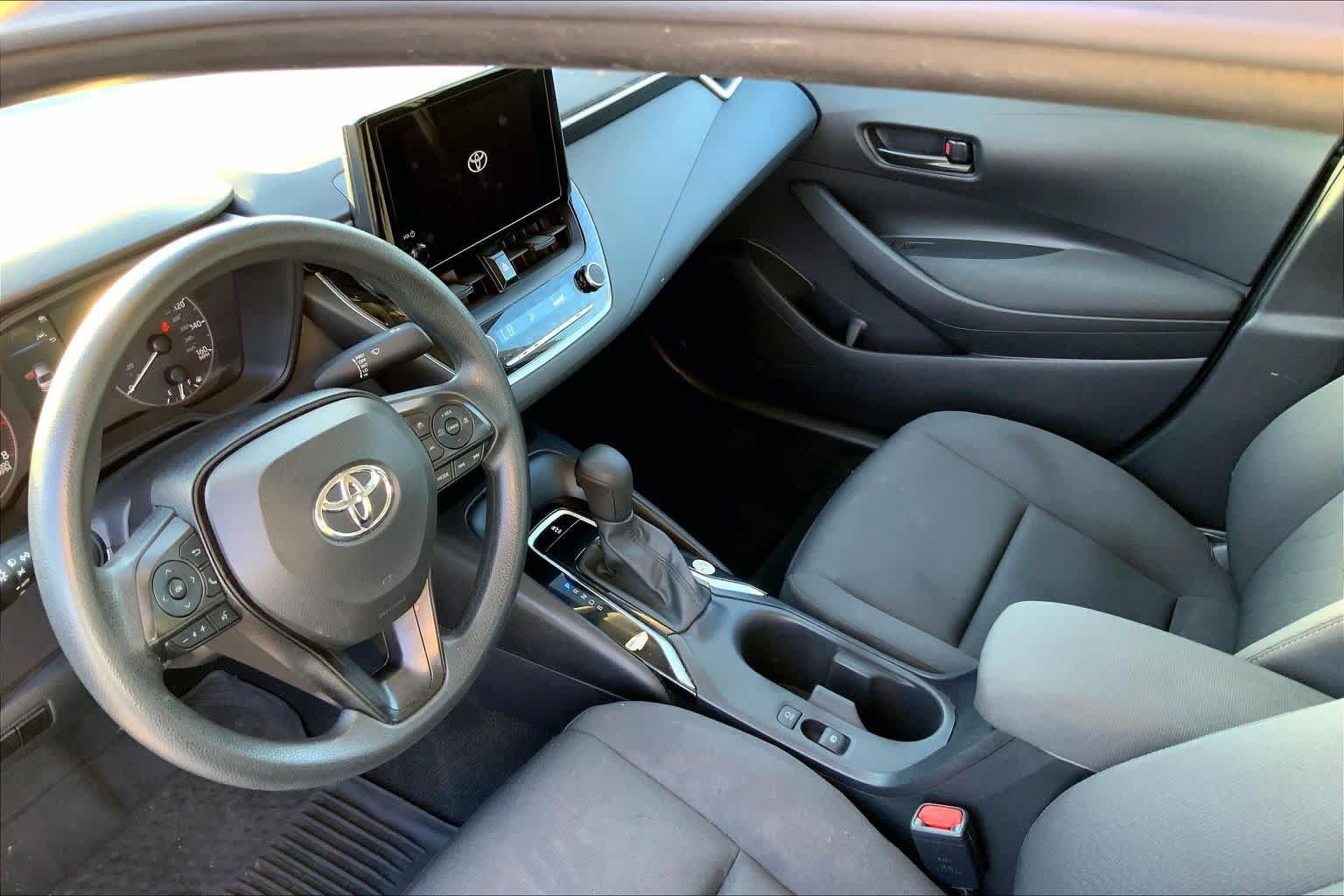 Used 2024 Toyota Corolla LE FWD image 15