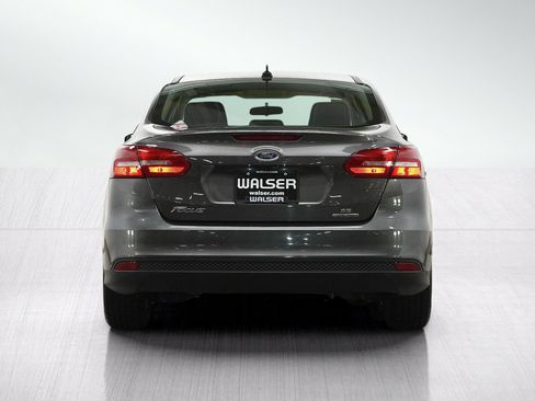 Used 2015 Ford Focus SE FWD image 4