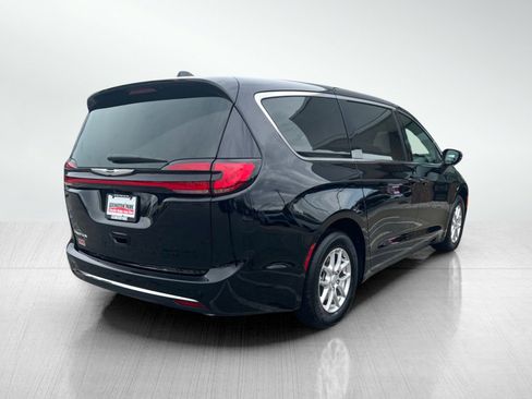 New 2026 Chrysler Pacifica Select FWD image 7