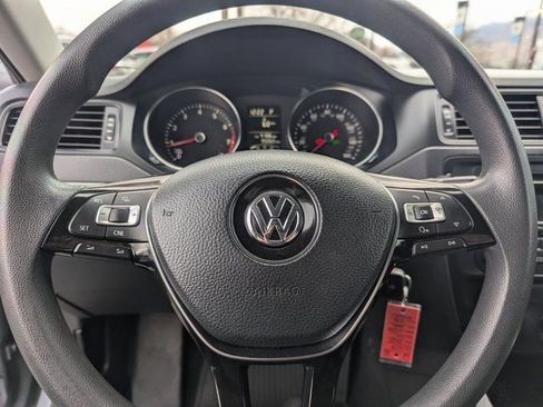 Used 2015 Volkswagen Jetta S image 14