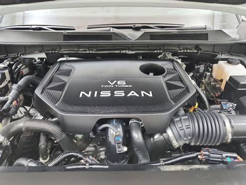 Used 2025 Nissan Armada Platinum Reserve AWD/4WD image 17
