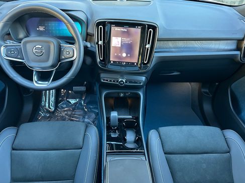Certified 2023 Volvo XC40 Recharge Plus image 16