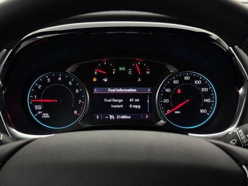 Used 2023 Chevrolet Traverse LT FWD image 21