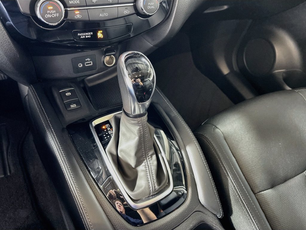 Used 2018 Nissan Rogue SL w/ Premium Package AWD/4WD image 18
