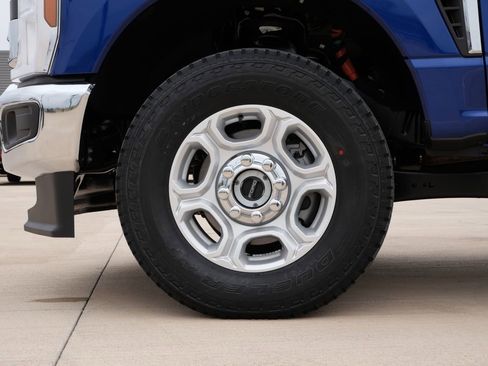 New 2026 Ford F250 XLT w/ FX4 Off-Road Package AWD/4WD image 11