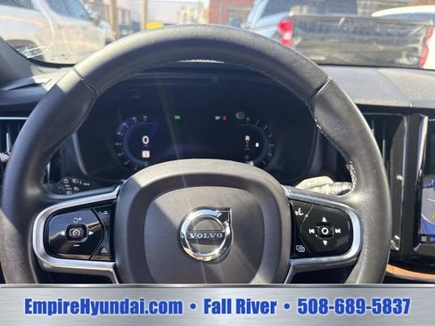 Used 2023 Volvo XC60 B5 Plus AWD/4WD image 28