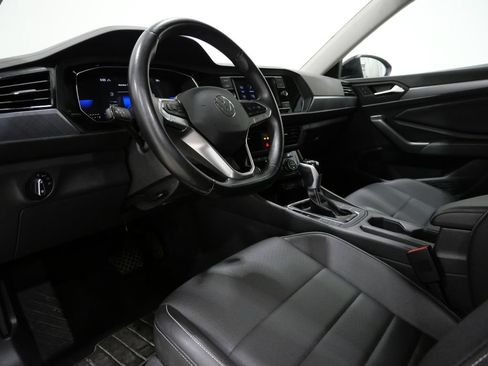 Used 2024 Volkswagen Jetta SE FWD image 10