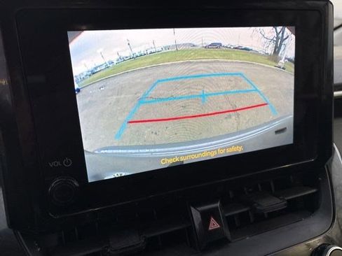 Used 2023 Toyota Corolla LE image 21