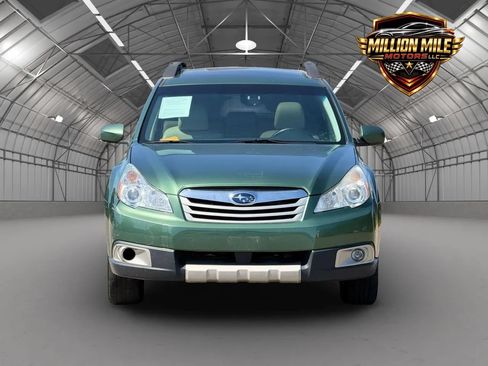 Used 2011 Subaru Outback 2.5i Limited AWD/4WD image 5