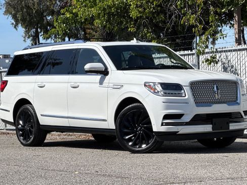 Certified 2021 Lincoln Navigator L Reserve image 2