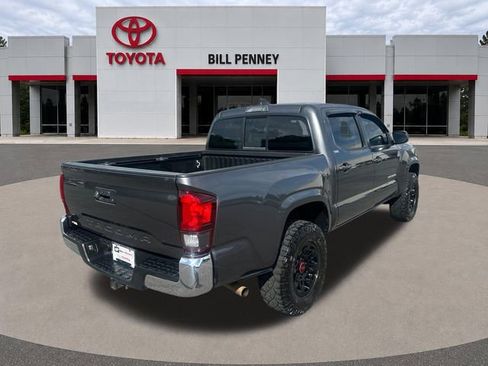 Used 2022 Toyota Tacoma SR5 RWD image 5