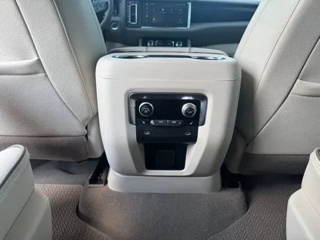 Used 2023 GMC Yukon Denali AWD/4WD image 21