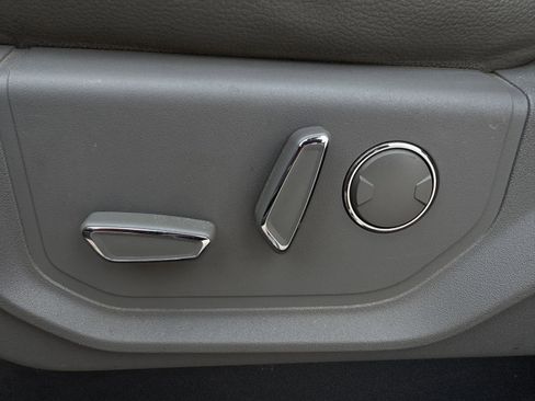 Used 2015 Ford F150 Lariat RWD image 26
