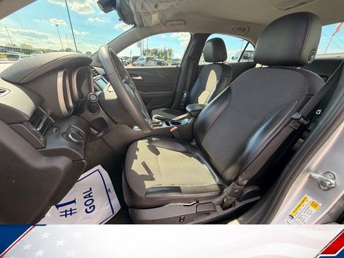 Used 2016 Chevrolet Malibu LT FWD image 16