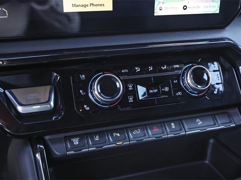 Used 2024 GMC Sierra 2500 AT4 w/ AT4 Premium Plus Package image 18