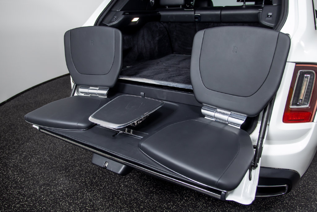 Used 2019 Rolls-Royce Cullinan AWD/4WD image 2