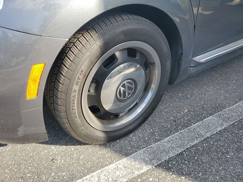 Used 2012 Volkswagen Beetle 2.5 image 8