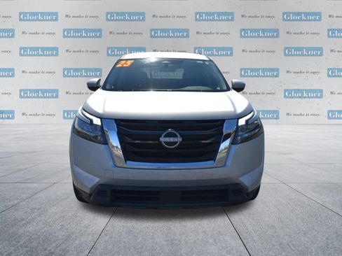 Used 2025 Nissan Pathfinder SV AWD/4WD image 2