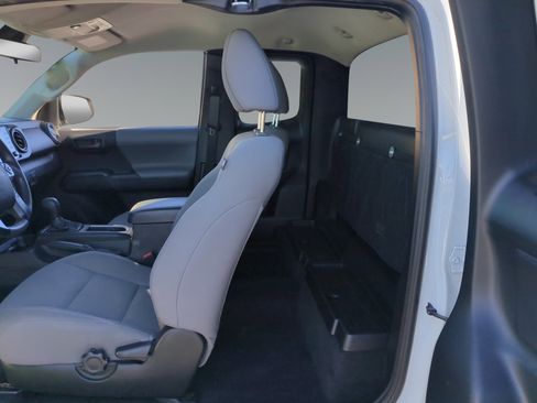 Used 2021 Toyota Tacoma SR RWD image 13