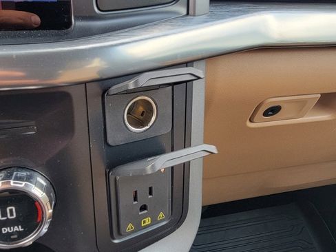 Used 2021 Ford F150 Lariat w/ Equipment Group 502A High image 23