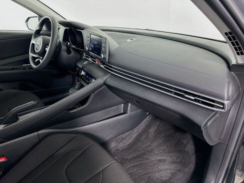 Used 2023 Hyundai Elantra SEL image 27