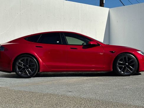 Used 2022 Tesla Model S Plaid image 2