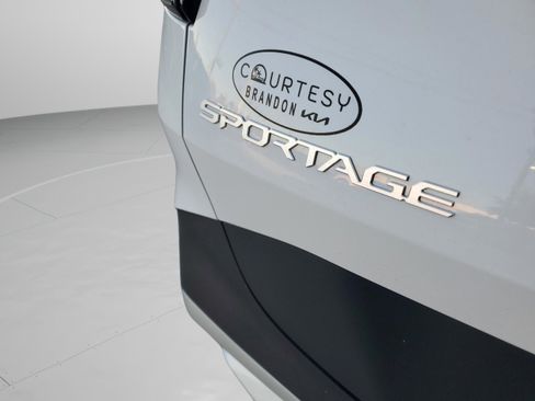 Certified 2025 Kia Sportage EX image 8