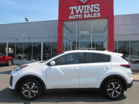 Used 2021 Kia Sportage LX FWD image 2