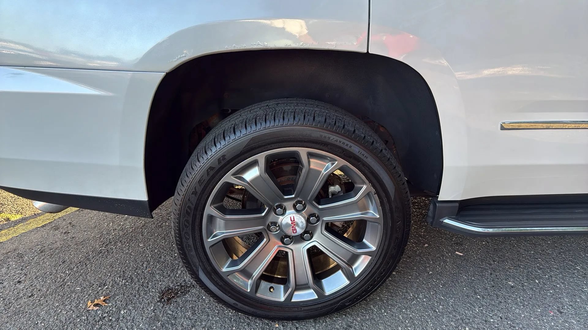 Used 2016 GMC Yukon Denali w/ Open Road Package AWD/4WD image 32