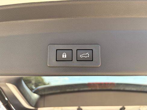 Used 2023 Subaru Ascent Premium w/ Convenience Package AWD/4WD image 12