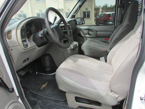 Used 2004 Chevrolet Astro RWD image 8