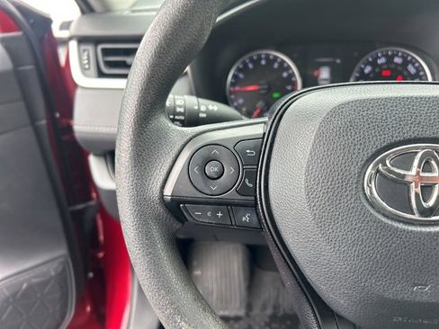 Used 2020 Toyota RAV4 XLE image 21