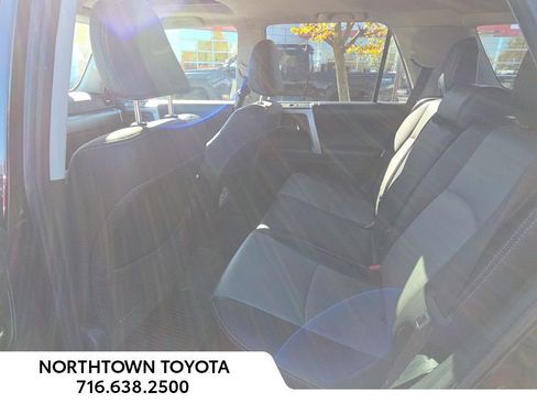 Used 2017 Toyota 4Runner SR5 Premium image 12