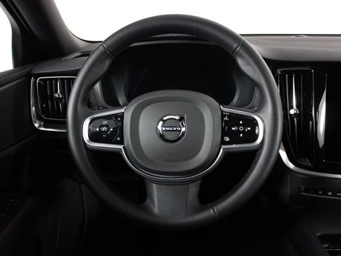 Used 2025 Volvo V60 B5 Cross Country Plus AWD/4WD image 8