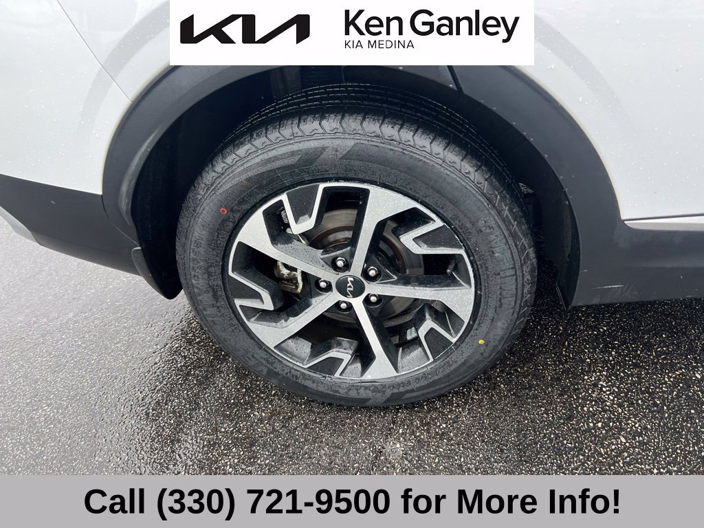 Certified 2025 Kia Sportage EX w/ Premium Package AWD/4WD image 21