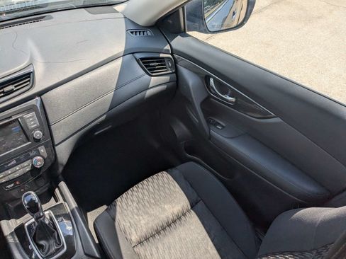 Used 2019 Nissan Rogue SV AWD/4WD image 19