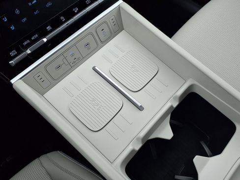 Used 2025 Hyundai Santa Fe Calligraphy image 29