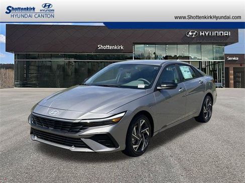 New 2025 Hyundai Elantra SEL image 1