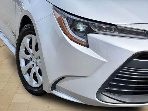 Used 2024 Toyota Corolla LE FWD image 37