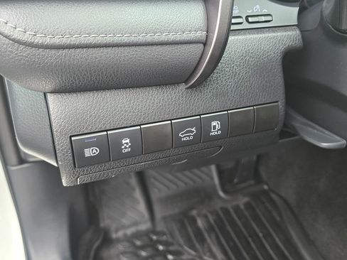 Used 2023 Toyota Camry SE AWD/4WD image 17