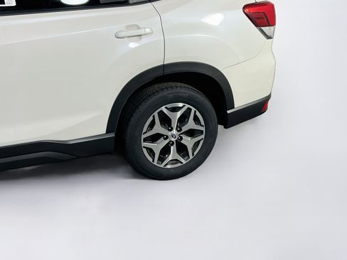 Used 2023 Subaru Forester Premium AWD/4WD image 30