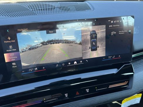 New 2025 BMW 530i xDrive w/ Premium Package image 16