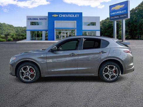 Used 2024 Alfa Romeo Stelvio Ti AWD/4WD image 3