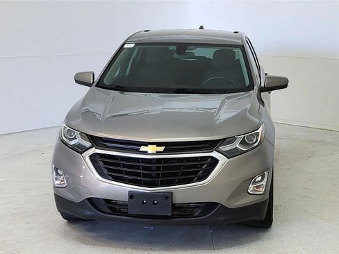 Used 2019 Chevrolet Equinox LT FWD image 2