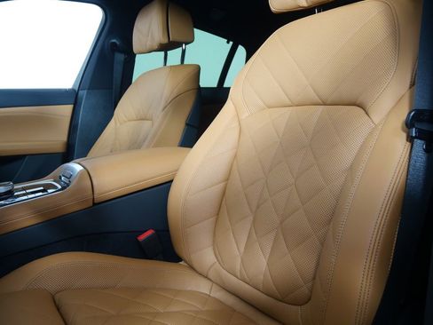 New 2026 BMW X6 M60i image 12