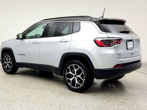 Used 2025 Jeep Compass Limited image 7