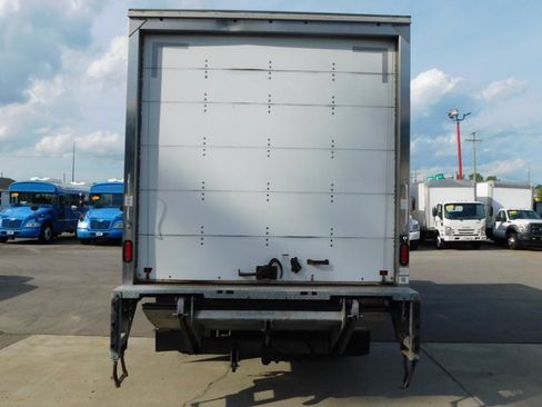 Used 2020 Isuzu NPR image 5