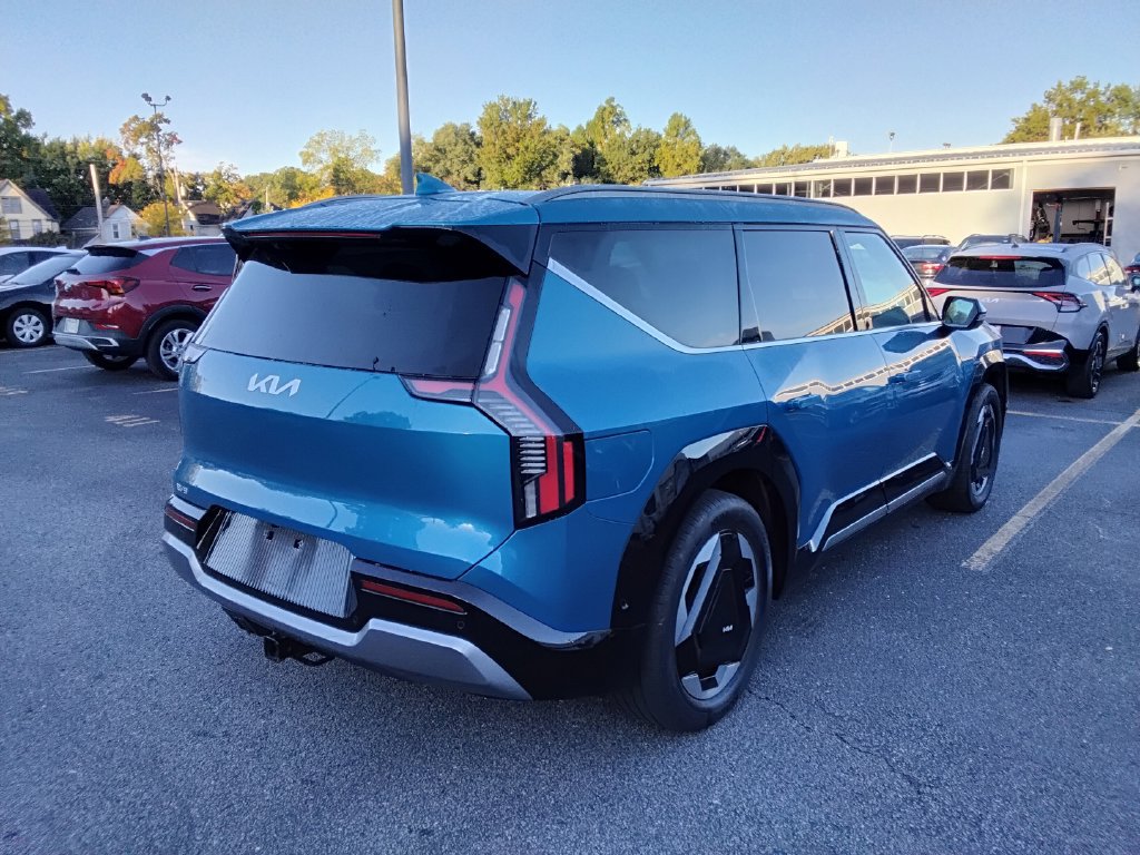 Used 2024 Kia EV9 Land AWD/4WD image 6