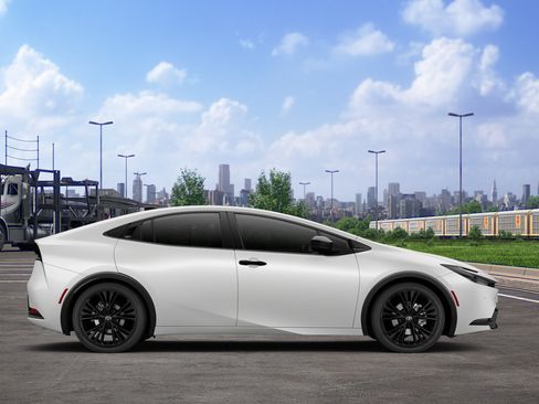New 2027 Toyota Prius FWD image 14