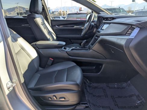 Used 2025 Cadillac XT5 Premium Luxury image 21